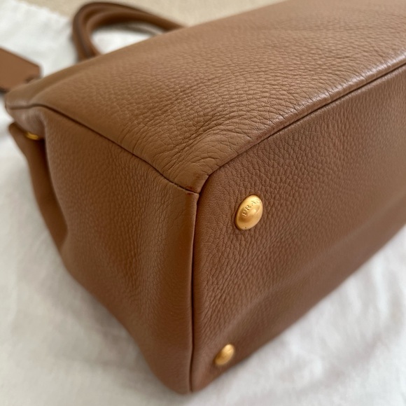 Prada Vitello Daino tote bag in camel - great pre-owned condition - Picture 6 of 16